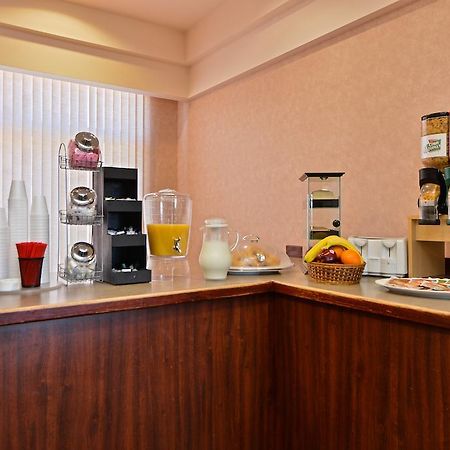 West Star Hotel And Casino Джакпот Екстериор снимка