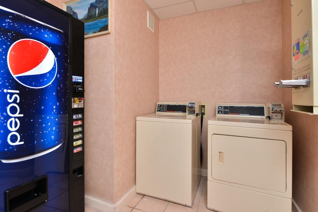 West Star Hotel And Casino Джакпот Екстериор снимка