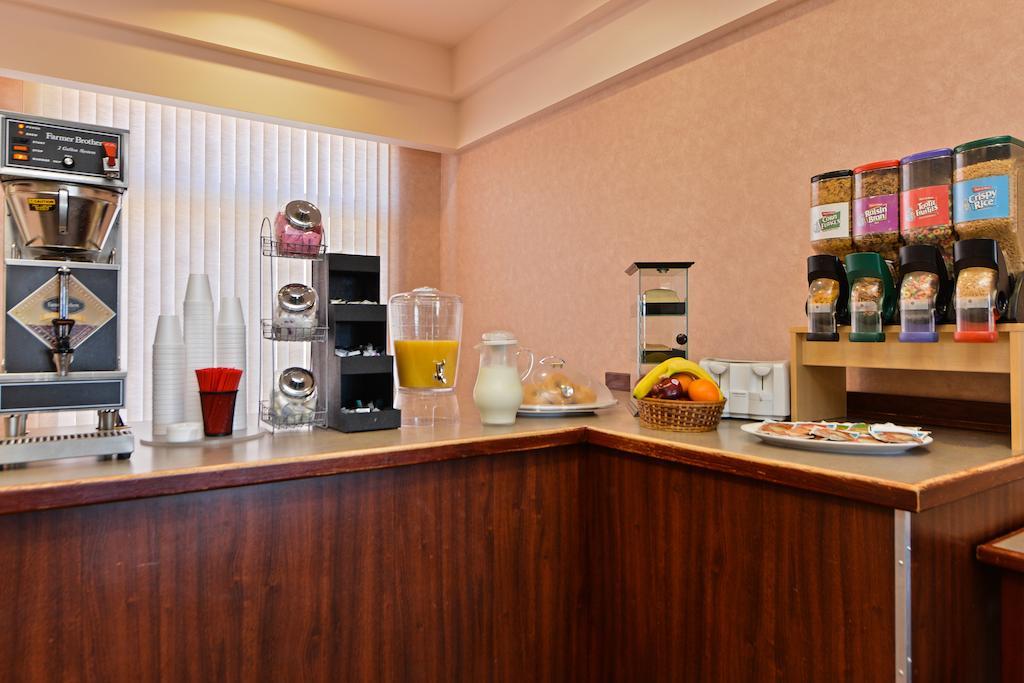 West Star Hotel And Casino Джакпот Екстериор снимка